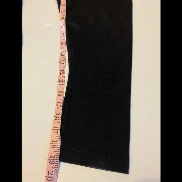 Lululemon Black Leggings Sz 6 - Picture 5 of 5